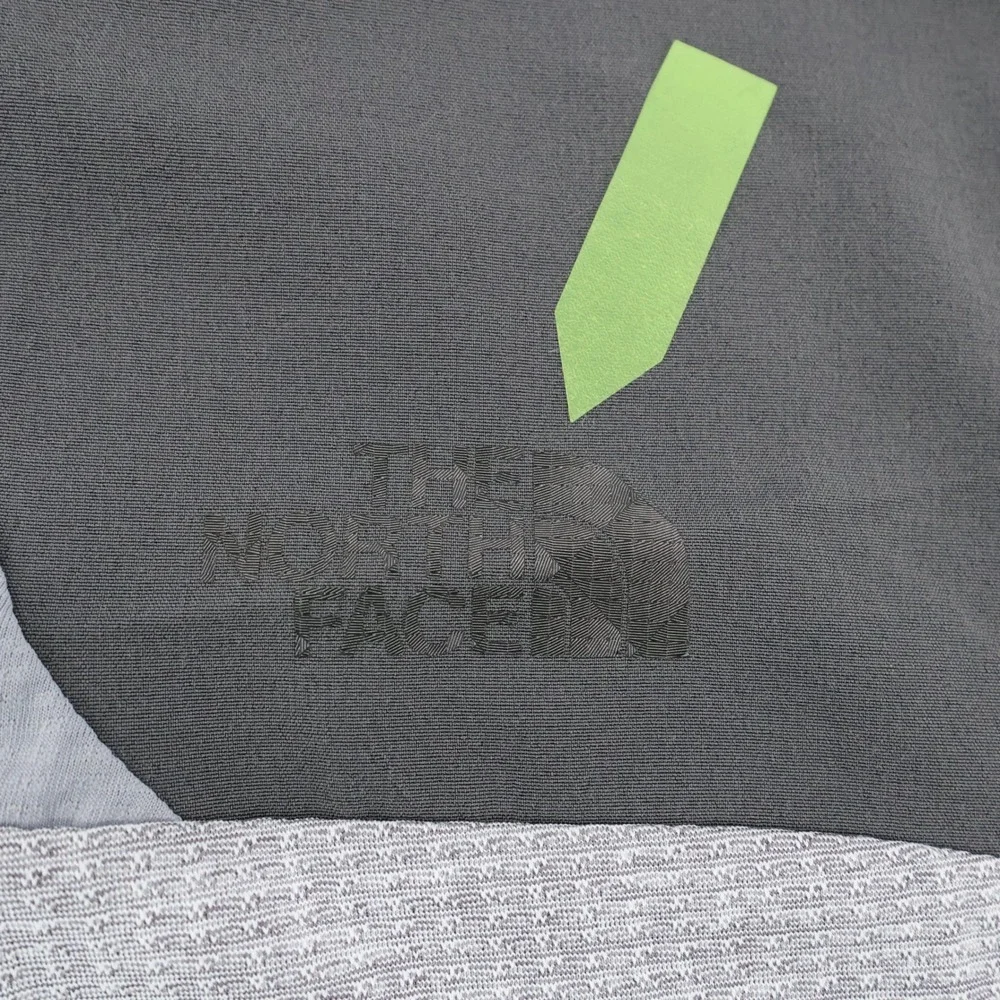 The North Face FlashDry-XD 1/4 Zip Performance Gray Long Sleeve Mens Large